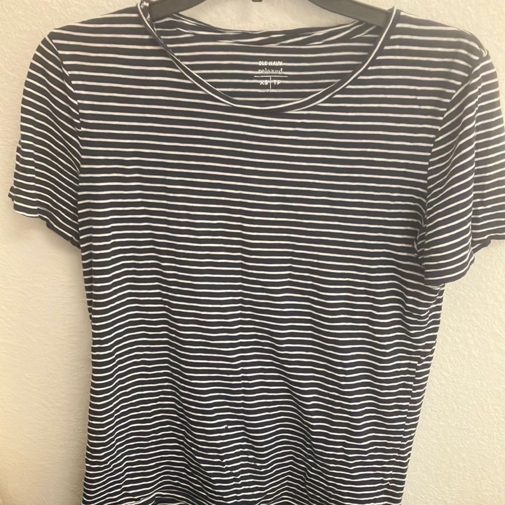 FINAL MARKDOWN Old navy relaxed tee xs